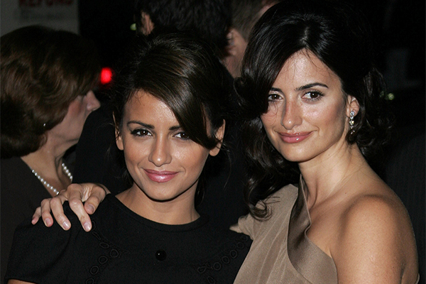 bigstock-Monica-Cruz-and-Penelope-Cruz--138231116